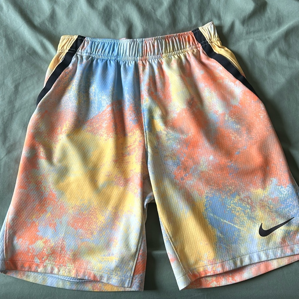 Boys size medium Nike shorts